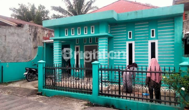 RUMAH KOMPLEK AREA DELIMA