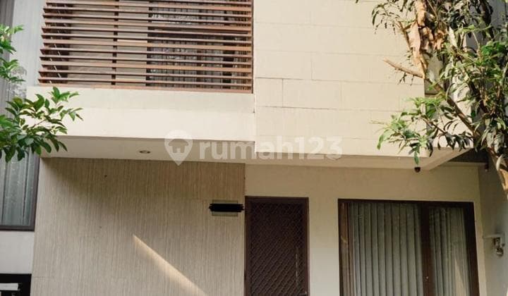 Rumah Modern Strategis di Cbd Bsd Dekat Dengan Aeon Mall Dan Tol