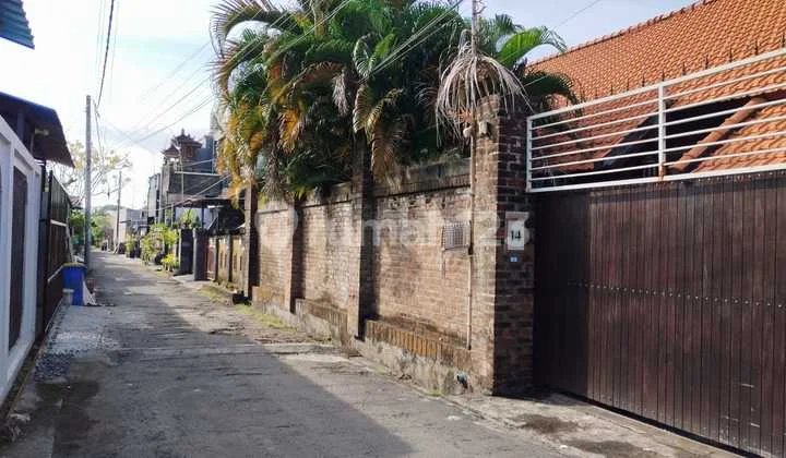 "SHM House 3BR Strategic Location in Sesetan Land 200m² South Facing"