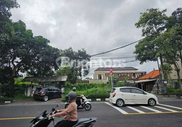 Tanah Komersil 12 Are Mengwitani Jalan Raya SHM Gudang Ruko Kantor