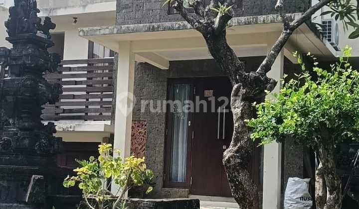 Rumah 3+1 Kamar One Gate Sistem Pusat Kota Renon Pool Premium