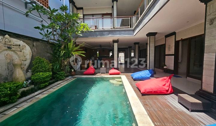 Villa Komersial 9 Kamar Kolam Renang 5X8 Dekat Pantai Disewakan