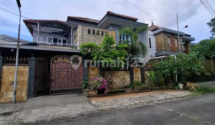 2-storey House 6br 5 Car Garage In Denpasar Near Taman Rama School