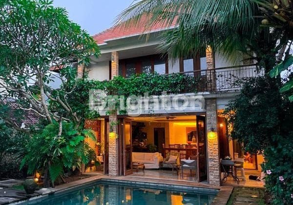 Villa 5br Tegal Cupak Kerobokan Dijual Harga Tanah Saja