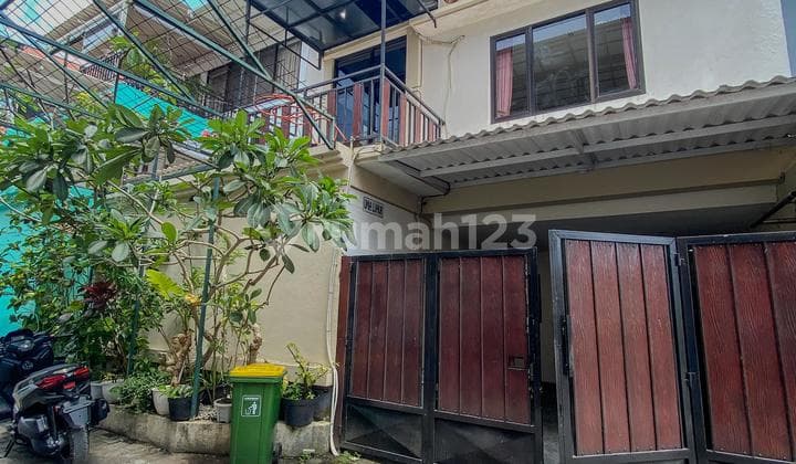 Villa uma luhur 3 Lantai 3 Kamar Full Funish dekat pantai melasti