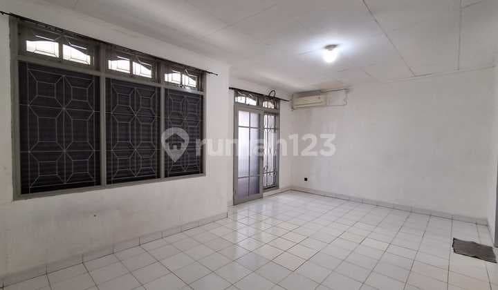 Rented Neat House in Muara Karang