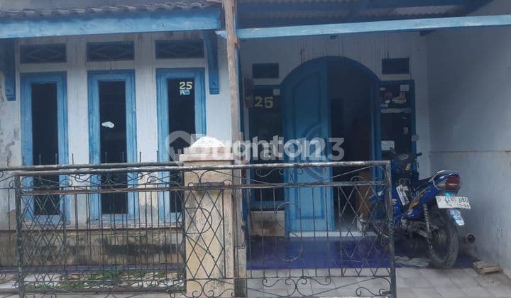 Rumah Di komplek yg ramai