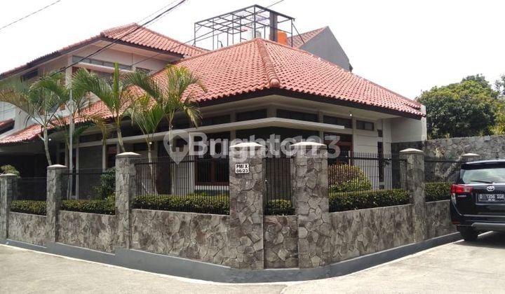 Rumah cantik terawat di hook di komplek pondok mutiara