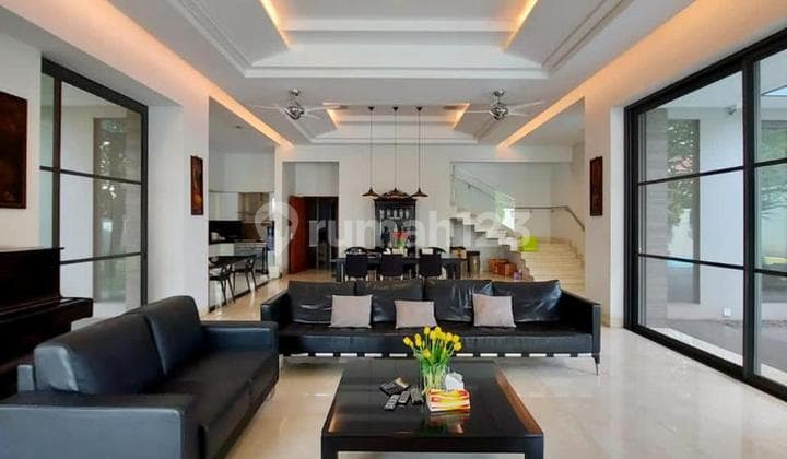 Rumah Mewah siap huni Lokasi srategis dekat SCBD Kebayoran Baru