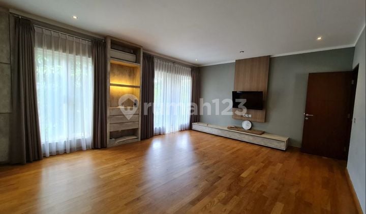 Rumah Dua Lantai di Premier Park Modernland Tangerang Banten