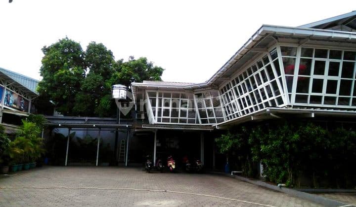 Tanah dan Bangunan Kantor di Kebon Jeruk Jakarta Barat