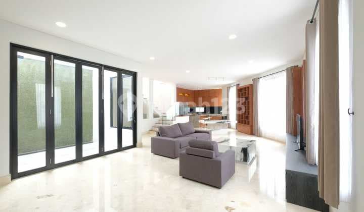 Rumah 3 Lantai Bagus Dan Rapi di Moderndland Tangerang