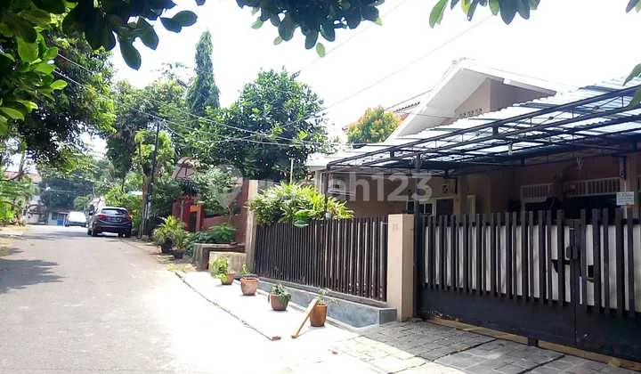 Rumah Asri di Pondok Pinang Lebak Bulus Jakarta Selatan