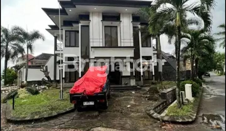 Rumah bagus bertingkat, depan kampus UMM, Tlogomas, Lowokwaru, Kota Malang, Jawa Timur