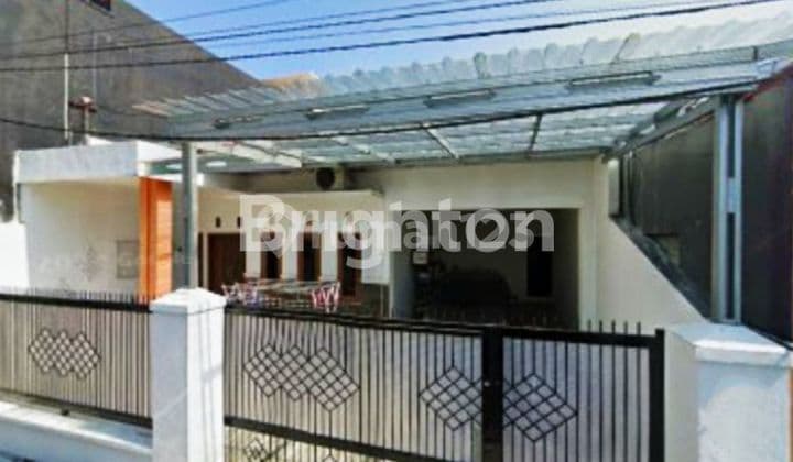 RUMAH 2 LANTAI, FURNISHED, kondisi bagus, lokasi strategis di tengah kota, Sulfat, Purwantoro, Blimbing, Malang kota, Jawa Timur