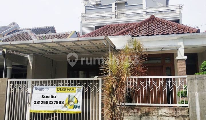 Rumah 2 1/2 Lantai, Siap Huni, Semi Furnished, Modern Style, Taman Sulfat, Sulfat, Malang Kota, Jawa Timur