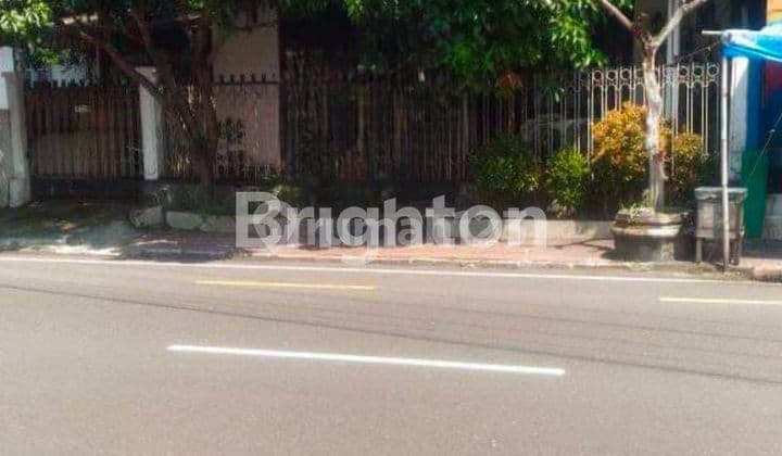 HUUNIAN DITENGAH KOTA DENGAN LOKASI JL UTAMA MONJALI