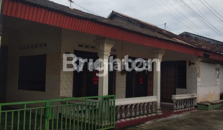 RUMAH DI LINGKUNGAN STRATEGIS DAN NYAMAN