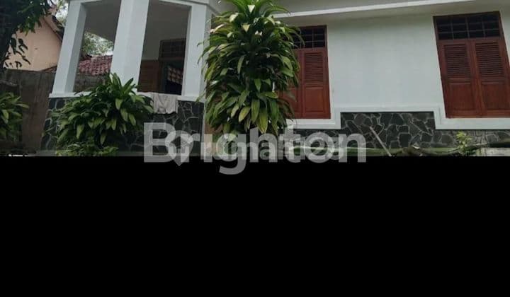 RUMAH DENGAN KONSEP VILLA