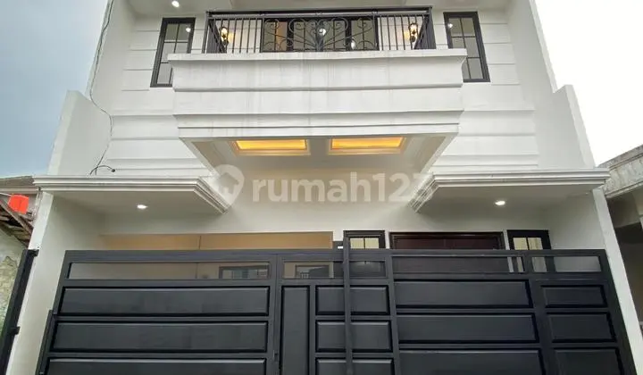 Rumah Baru 2,5 Lantai Rooftop Non Cluster Siap Huni