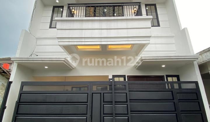 Rumah Baru 2,5 Lantai Rooftop Non Cluster Siap Huni