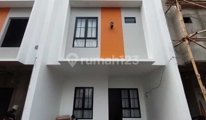 Dijual Rumah Minimalis Tiga Lantai Dalam Clusterdi Poltangan