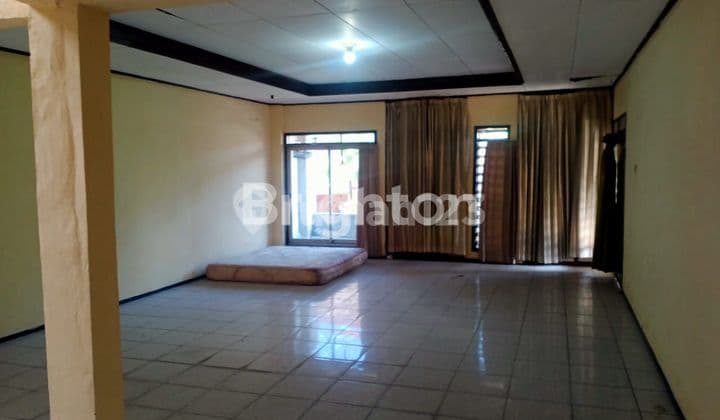 RUMAH MANYAR REJO 2 LANTAI , LEBAR 13, COCOK UTK KOST, ROW JALAN LEBAR, CUMA 13 JT/MTR MASIH BISA NEGO