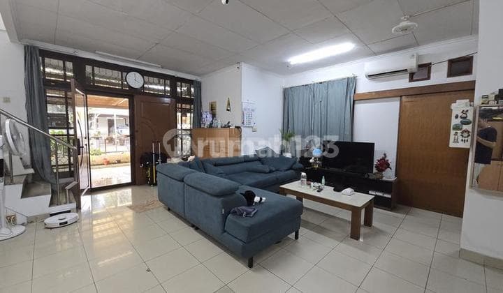 Rumah 2,5 Lantai Dijual Puri Indah Area Aman Banjir - Luas 160M2