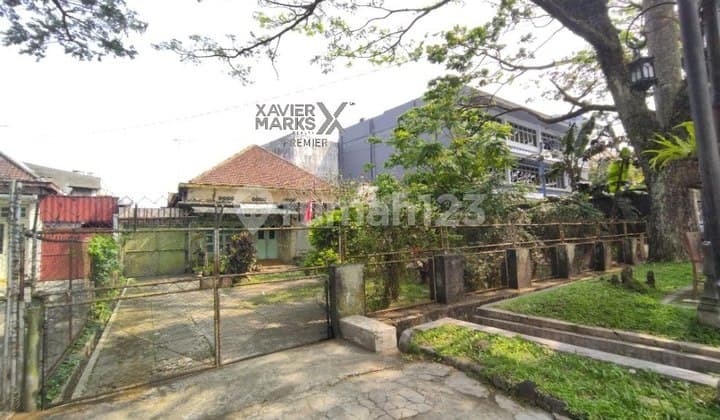 RUMAH COCOK UNTUK GUEST HOUSE, CAFE, PERKANTORAN DI POROS JL. KERTANEGARA, KLOJEN, MALANG