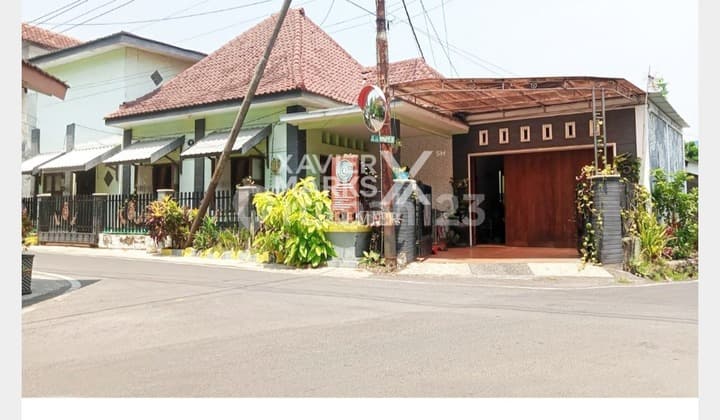 Rumah Hook Terawat di Jaksa Agung Suprapto Kota Malang