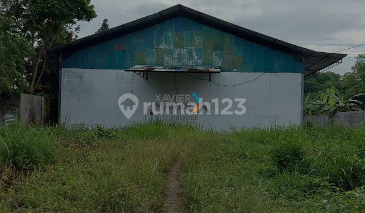 Anah Plus Warehouse in Hamparan Perak, Deli Serdang, North Sumatra