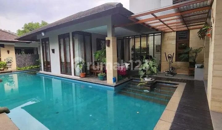 Rumah Mewah Bandung Utara Ada Kolam Renang