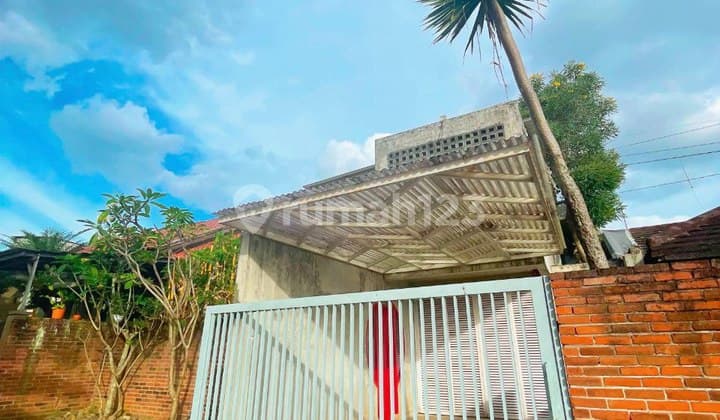 Rumah Unik Karya Arsitek Legendaris Dalam Komplek Area Sariwangi