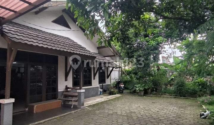Rumah Lama Strategis di Sayap Pajajaran Dekat Bandara Husein