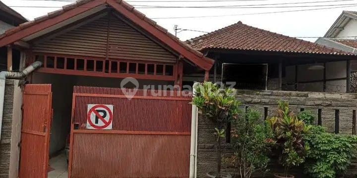Rumah Perlu Renov di Kembar Regol Lingkungan Tenang dan Nyaman