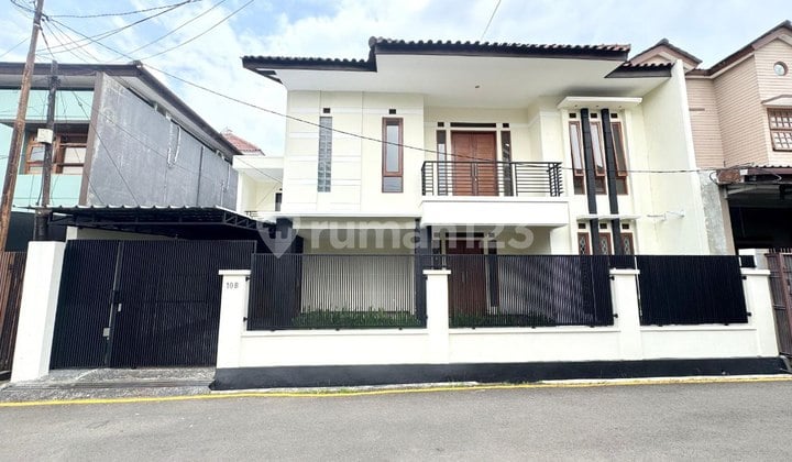 Rumah 2 Lantai Nyaman di Turangga Siap Huni