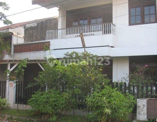Startegic House Near Buah Batu in Suryalaya