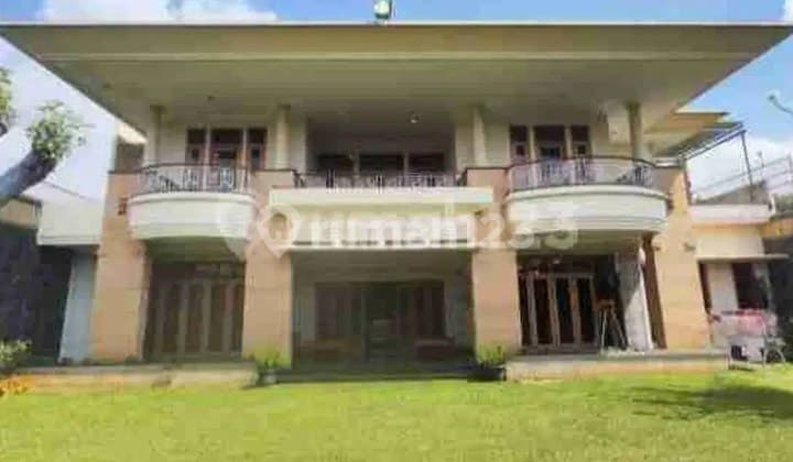 Dijual Rumah Mewah Area Setiabudi di Kawasan Strategi