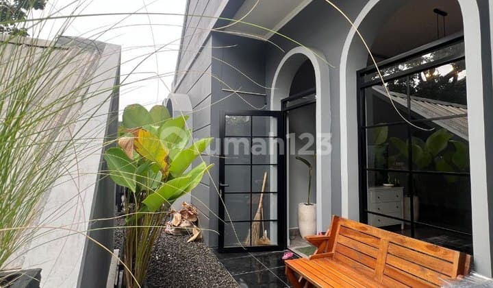 Rumah & Cafe Minimalis Modern Di Pusat Kota Bandung Burangrang