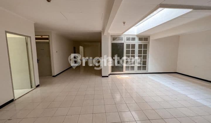 RUMAH LUAS 396M² DI TOMANG, STRATEGIS , BEBAS BANJIR