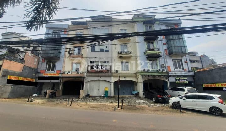 Di Sewakan Ruko 4 ½ Lantai Di Pejaten - Unit Pojok & Strategis