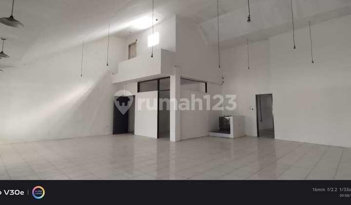 For Sale Ready-to-Use Shop House in Kopo Katapang Area