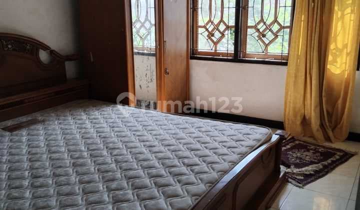 Dijual Rumah 2 Lantai Siap Huni, Hoek di Metro Margahayu Raya