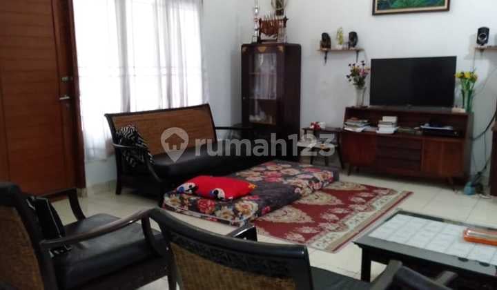 Dijual Rumah 2 Lantai Siap Huni di Sayap Buah Batu
