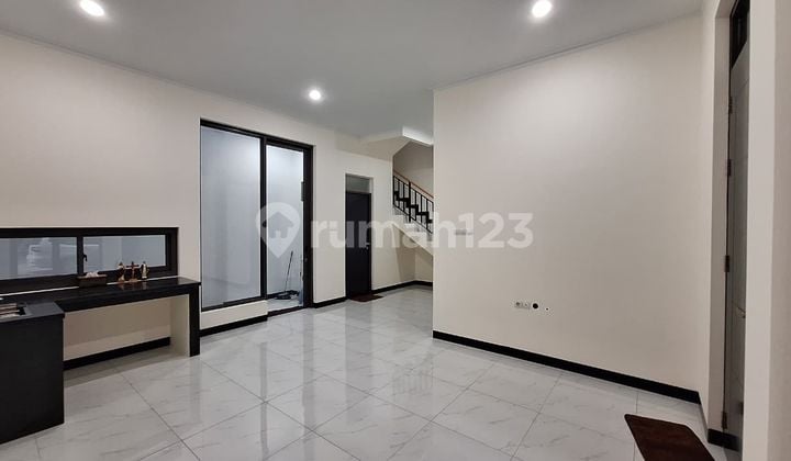 Rumah Minimalis 2 Lantai di Taman Kopo Indah Tki 5