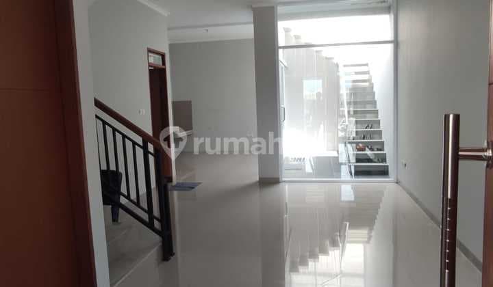 Minimalist House for Sale in Cherry Field