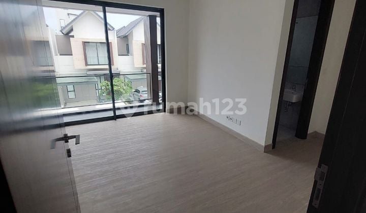 Sewakan Rumah Baru Siap Huni Semi Furnised 2 Lantai Podomoro Park