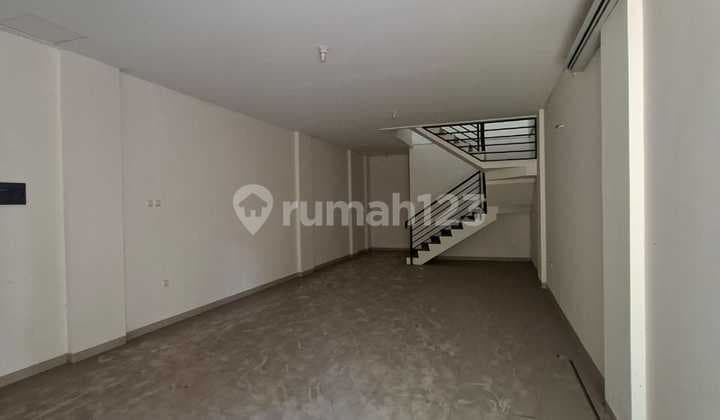 For Sale 3-Story Shop House in Karasak Mekarwangi Bandung