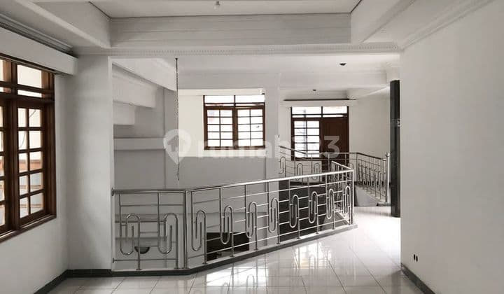 Dijual Rumah Mewah 2 Lantai di Simpang Pahlawan Cikutra