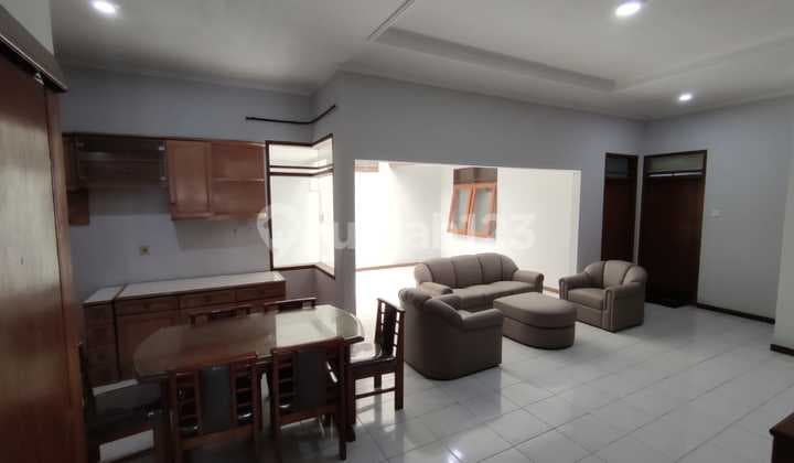 Disewakan Rumah Siap Huni Semi Furnished Batununggal Indah